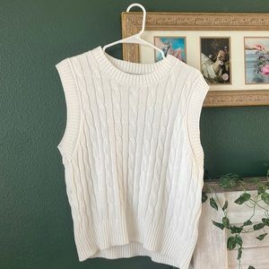 Cute Cozy White forever21 knitwear sweater vest!